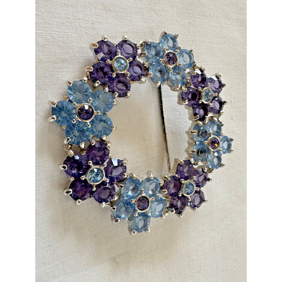 Nolan Miller Light Blue Lavender Crystal Flower Floral Brooch Round Signed - Picture 3 of 6